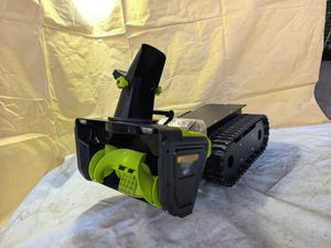 Robot souffleur de neige haute puissance 1500W avec protection IP65 et portée de projection de 7,6 m pour le dégivrage des cours - Product Image 3