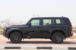 Toyota Prado 2024 2.4L Básico Negro - Product Image 2