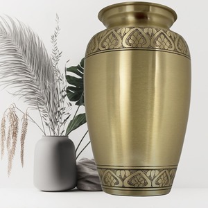 Urna para Cenizas de Adultos, Estilo Americano, Grabada a Mano, de Níquel Blanco y Esmalte, con Capacidad de 200 Pulgadas Cúbicas - Product Image 2