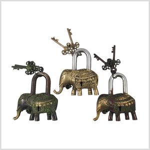 Cadenas décoratif vintage en laiton, style antique, avec clés, design orné gravé, quincaillerie rustique pour la décoration intérieure - Product Image 1