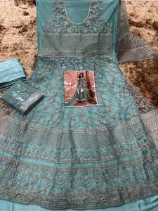 Vestido Largo Anarkali de Estilo Indio Tradicional Más Vendido con Dupatta de Diseñador para Mujer, Hermoso Vestido para Fiesta - Product Image 5