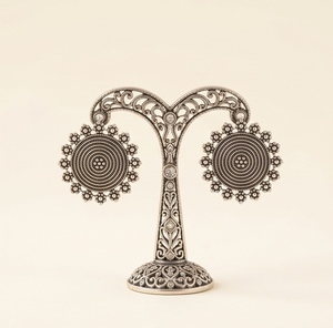 DIVYORO <b>SILVER</b> MEDALLION STUDS - Product Image 1