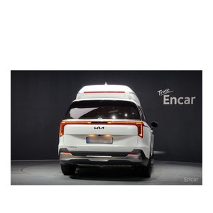 Kia Carnival 2024 de 9 Plazas, Limusina de Alta Gama, 33,737 km, Diésel, Caja de Cambios Automática, Asientos de Cuero, Cámara Trasera, Volante a la Izquierda - Product Image 4