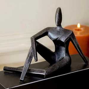 Jaffs Exports L 22xW 8xH 21cm Escultura Figurativa Moderna de Aluminio Negro Ecológica Decoración Artística de Mesa para Sala de Estar - Product Image 3
