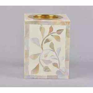 Quemador de Incienso Artesanal con Incrustaciones de Hueso para Difusión de Aromas Espirituales - Product Image 1