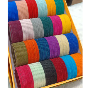 Ensemble de bracelets en métal et velours multicolores pour femmes |   Ensemble de chudi traditionnels simples |   Velours coloré en gros, tailles 2.4, 2.6, 2.8 - Product Image 6