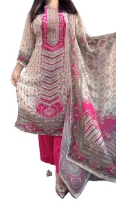 ชุดสูทผ้ามัสลินลายดอกไม้สีชมพู ทรงสมัยใหม่ กระชับพอดีตัว แบบสัลวาร์ คามีซ ดีไซน์เนอร์ อินโดเวสเทิร์น ชุดลำลองสำหรับผู้หญิง แห้งเร็วทุกแบบ - Product Image 2