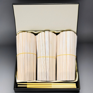 Palillos de Madera de Pino de Grado AB, Diseño Redondo y Liso, Desechables - Product Image 1