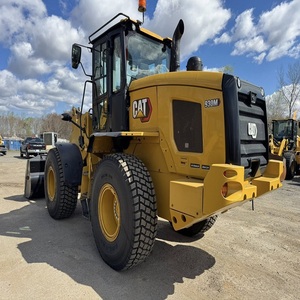 รถตักล้อยาง CAT 930M ระดับพรีเมียม ความจุบุ้งกี๋ 2.1 ลบ.ม. พร้อมอุปกรณ์กวาดหิมะ เครื่องจักรสำหรับงานหนัก - Product Image 1