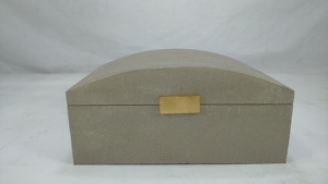 Boîtes de rangement pour bijoux de haute qualité en faux cuir shagreen de luxe avec serrure en laiton de la marque DPC pour la maison, la cuisine, les mariages, les décorations de Noël - Product Image 6