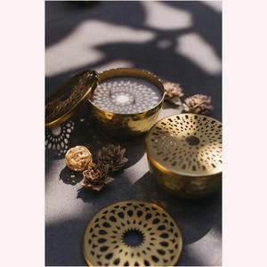 Portavelas Metálico Hecho a Mano por Diseñadores, Superficie Metálica Pulida, Resistente al Calor, Decorativo, para Pascua - Product Image 6