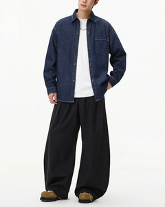 Chemise en jean oversize pour homme, style vintage délavé, coupe ample, boutonnée, décontractée, streetwear tendance, manches longues, confortable et respirante - Product Image 2