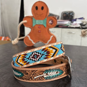 Ceinture en cuir western artisanale de qualité supérieure avec incrustation de perles turquoise, décorations en forme de plumes et boucle en argent gravée - Product Image 5
