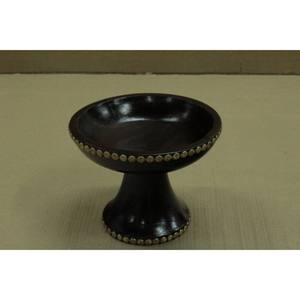 El tazón de madera rústico que sirve como plato de presentación aporta un toque de herencia que la vajilla moderna no puede sustituir. - Product Image 5