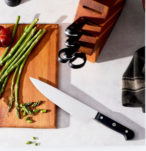 Ensemble de couteaux de cuisine à manche noir avec lames argentées, bloc de rangement en bois brun et ciseaux pour trancher, hacher et préparer les aliments - Product Image 4