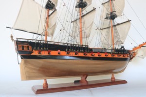 Maqueta de Barco Histórico Británico HMS SURPRISE, Hecha a Mano y Pintada en Madera, Artículo Coleccionable - Product Image 4