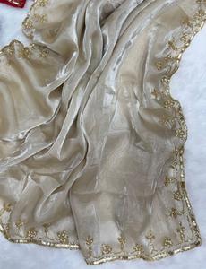 Sari de Seda de Diseño Indio Bollywood para Bodas y Fiestas, con un Look Real y Atractivo, Última Moda en Ropa India para Mujer - Product Image 4