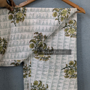 Tela de Algodón Estampada a Mano con Motivos Florales Tradicionales de Jaipur, India, para la Confección de Prendas y la Elaboración de Colchas - Product Image 4