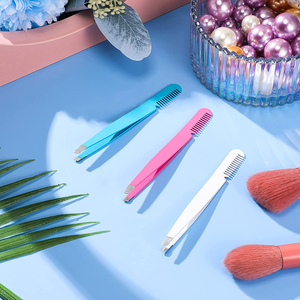 Ensemble de pinces à sourcils de qualité supérieure, différentes couleurs, en métal et acier, avec peigne intégré. - Product Image 5