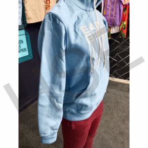 Sudadera con Capucha Personalizada para Hombre, Color Azul Claro, con Bolsillo Frontal y Logotipo Estampado - Product Image 3