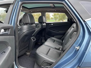 Auto Usado de Alta Calidad de China, <span class=keywords><strong>Hyundai</strong></span> <span class=keywords><strong>Tucson</strong></span> <span class=keywords><strong>2015</strong></span> 1.6T, Bajo Kilometraje, Ahorro de Combustible, Auto Usado para la Vida Urbana - Product Image 4