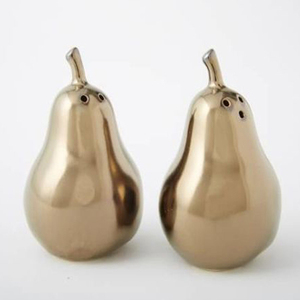 Pot à sel et à poivre en métal robuste, design martelé, plaqué or rose brillant, aspect attrayant, produit Mills - Product Image 5