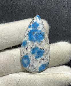 Cabochon en jaspe K2 naturel, pierre précieuse artisanale pour la fabrication de bijoux, pierre à taches bleues, 51,40 ct, 45x23x6 mm - Product Image 6
