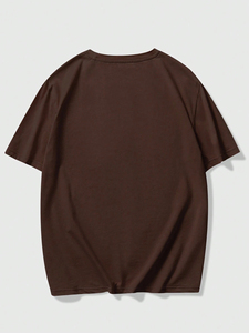 Camiseta de Manga Corta para Hombre, Color Marrón, con Estampado Geométrico de Estrella Dorada, Cuello Redondo, Corte Regular, Diseño Estampado - Product Image 2