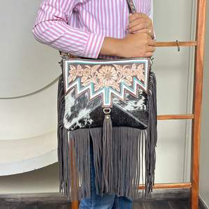 Bolso Bandolera de Cuero Genuino con Flecos, Estilo Bohemio, Hecho a Mano, de Moda, de Gran Venta, con Asa Cruzada y Diseño de Pelo de Vaca - Product Image 4