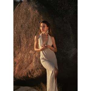 Robe longue bohème pour femme, col halter profond en V, sans manches, dos nu, pour l'été et la plage, avec fente haute - Product Image 5