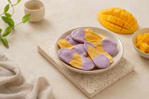 Mangue séchée tropicale avec poudre d'ube et chocolat noir 65% cacao pour une collation fruitée exotique et saine - Product Image 5