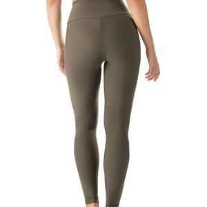 New 2026 Model Custom Logo Silicone Leggings Anti-Shrink Sticky Grip Specially Crafted for <b>Pole</b> <b>Dance</b> Legging With Low Cost - Product Image 2