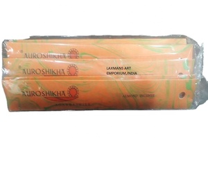 Incienso en Barra con Aroma a Almendra Auroshikha de la India, Incienso Aromático Enrollado a Mano en Paquete de Papel, para Uso en Todas las Estaciones, Venta al Por Mayor - Product Image 1