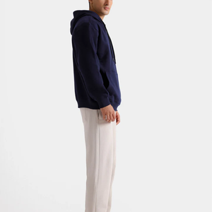 Sudadera con Capucha para Hombre de la Serie Signature Personalizada — 100% Algodón Pima Transpirable para Bordado de Precisión - Product Image 3