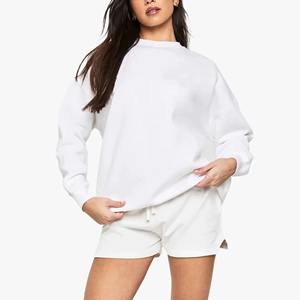 Nouvel Arrivage Ensemble Deux Pièces Formel Femme : Haut Court en Dentelle Boutonné et Short 100% Coton Respirant - Product Image 1