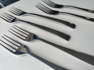 Tenedor de Acero Inoxidable para Hotel 5 Estrellas, Peso Equilibrado, Venta al por Mayor en Alemania, Suministro a Granel para Exportación de Cocina - Product Image 6