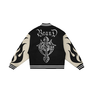 Chaqueta Varsity Personalizada para Hombre, Color Negro Crema, Bordado de Llamas, Estilo Urbano, Cuello Madrid, Corte Regular, Chaqueta Varsity de Lana para Estudiantes - Product Image 3