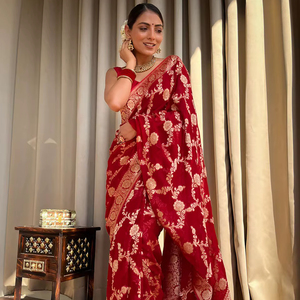 Elegante Sari de Seda Banarasi con Tejido Jacquard Sólido - Product Image 1