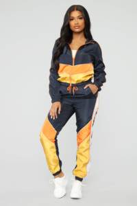 Nouvel arrivage : Ensemble de survêtement 2 pièces en nylon pour femme, coupe-vent personnalisé avec logo, veste courte zippée et pantalon color block pour femme - Product Image 2