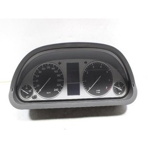 ชุดหน้าปัดเรือนไมล์มือสอง รุ่น B-class รหัส A1695409148 - Product Image 1