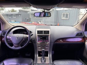 Limusina Elástica MKT Usada de 2014, 5 Asientos, Interior de Cuero, Faros Halógenos, Neumáticos R18, Aire Acondicionado Automático, Volante a la Izquierda, Coche Fúnebre - Product Image 3