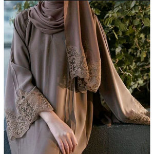 Robe Abaya élégante pour femmes, rose uni, ouverte devant, avec hijab assorti, longueur complète, tenue modeste, manches droites, col rond, polyester - Product Image 1