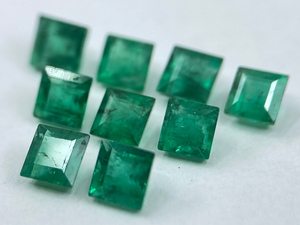 Esmeralda facetada de forma cuadrada, piedra preciosa suelta, tamaños surtidos de 1.5mm a 4mm, lote calibrado para la fabricación de joyería. - Product Image 3