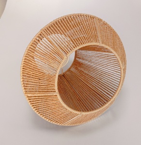 Nouveaux abat-jour en raphia conique pour lustres avec douille E27, idéal pour les hôtels et les restaurants - Product Image 2