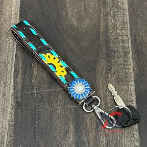 Porte-clés bracelet artisanal en cuir de vache véritable style western avec concho tournesol et incrustation turquoise pour femme, vente en gros unisexe - Product Image 1