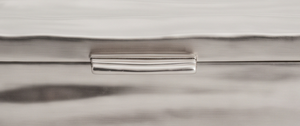 Contenedor de Lujo para Frutos Secos de Aluminio Pulido con Acabado Ondulado, Caja Organizadora de Alimentos con Cierre Frontal - Product Image 4