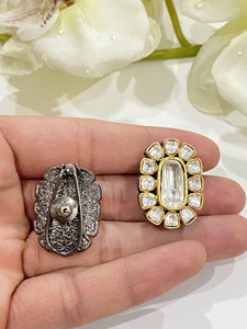 Pendientes de Piedra Geométrica en Blanco y Negro, Pendientes Minimalistas para Boda, Joyería para Uso Diario, Pendientes de Piedras Preciosas - Product Image 3