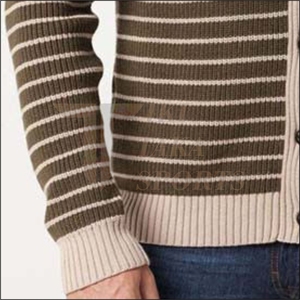 เสื้อคาร์ดิแกนไหมพรมปักลายแบบ unisex คอทรงโอ แต่งผ้าลูกไม้ผูกเชือก สีดำทอง ปักโลโก้ตามสั่ง แฟชั่นฤดูหนาว - Product Image 6