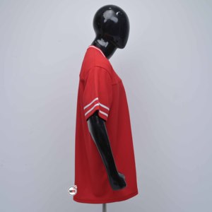 Maillot de sport pour homme le plus vendu, col rond, manches courtes, rouge, avec numéro 24 blanc imprimé, coupe classique, style sportif, design de logo personnalisé, 100 % coton - Product Image 3