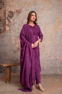Conjunto de traje Salwar morado de algodón hasta la rodilla con bordado y dupatta, ropa étnica tradicional para mujer, estilo informal de India y Pakistán - Product Image 4